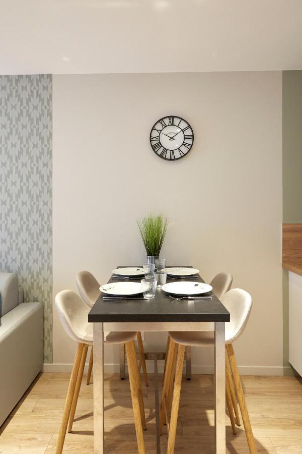Locationstourcoing- Le Valmy Apartment Bagian luar foto